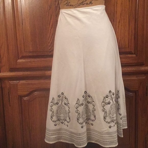 Rafaella Dresses & Skirts - Rafaella White & Black Embroidered A Line Skirt